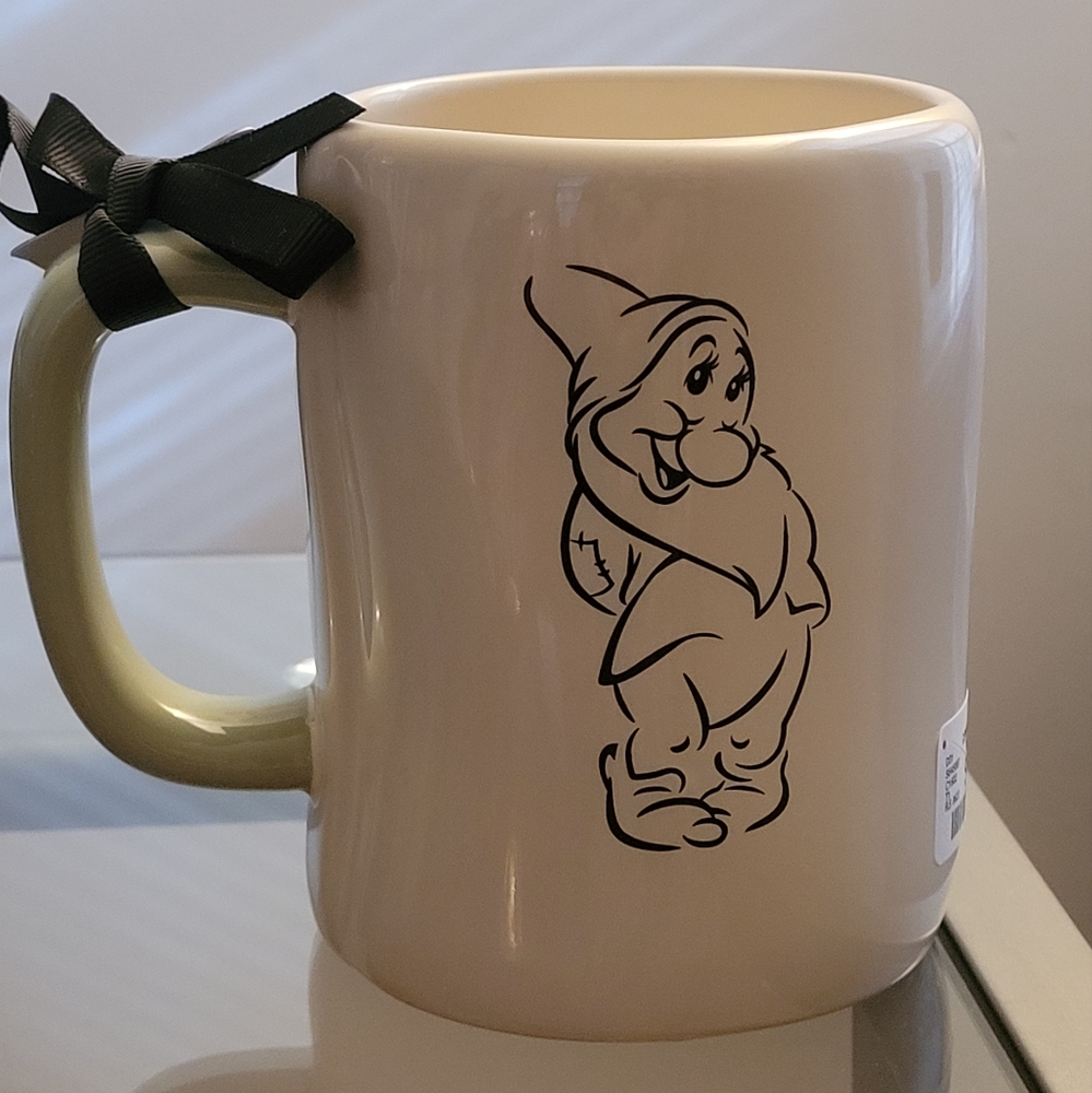 New Disney Rae Dunn Bashful Snow White and Seven Dwarfs Mug